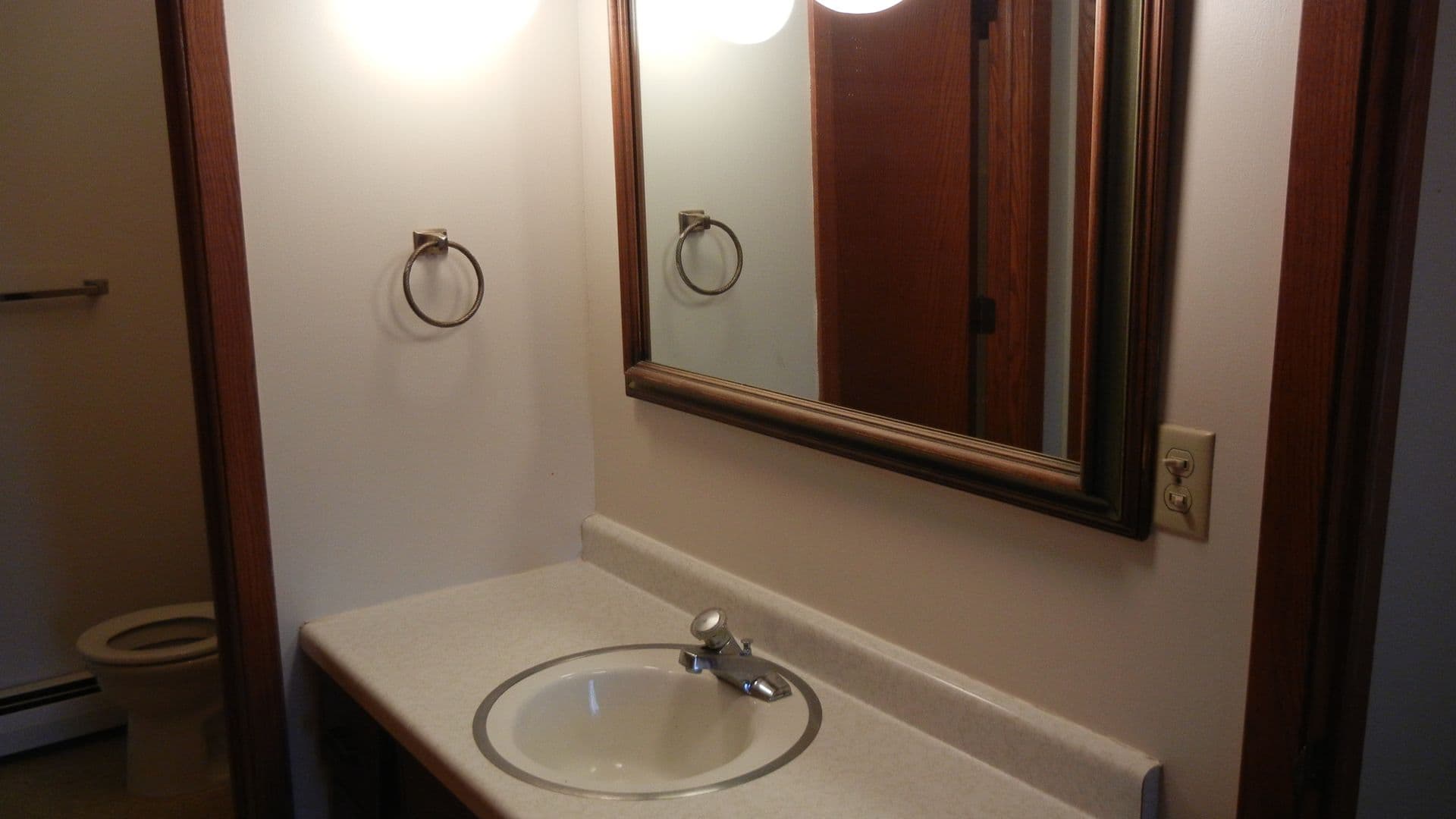 North Mankato Apartment: 1620 Village Court