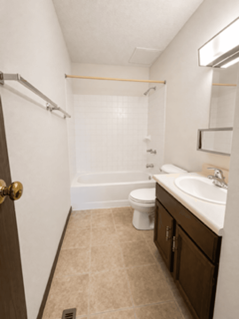 Mankato Apartment: 100 Bunting Lane