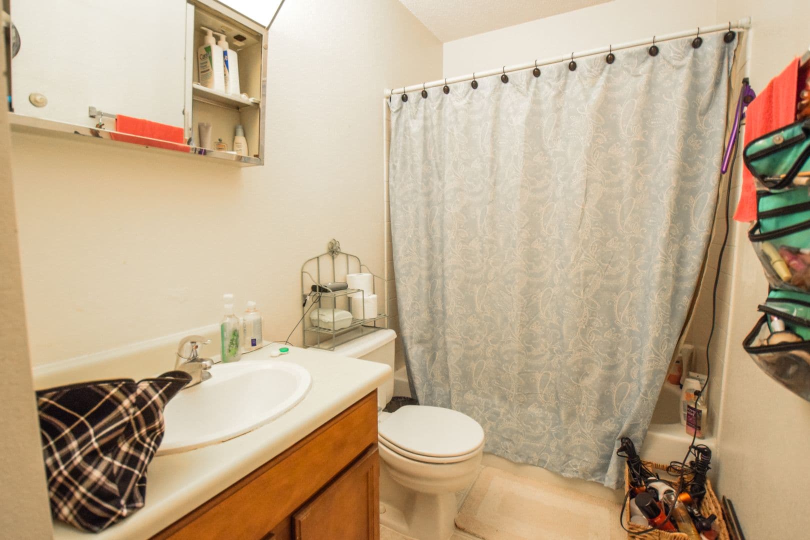 Mankato Apartment: 100 Bunting Lane