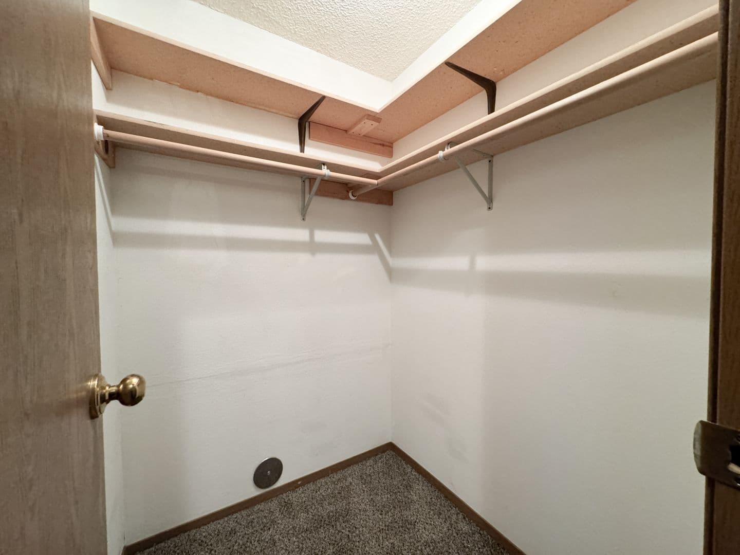 Gaylord Apartment: 10 8th St