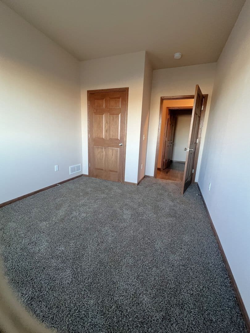 Mankato Apartment: 2040 Prairie Rose Drive