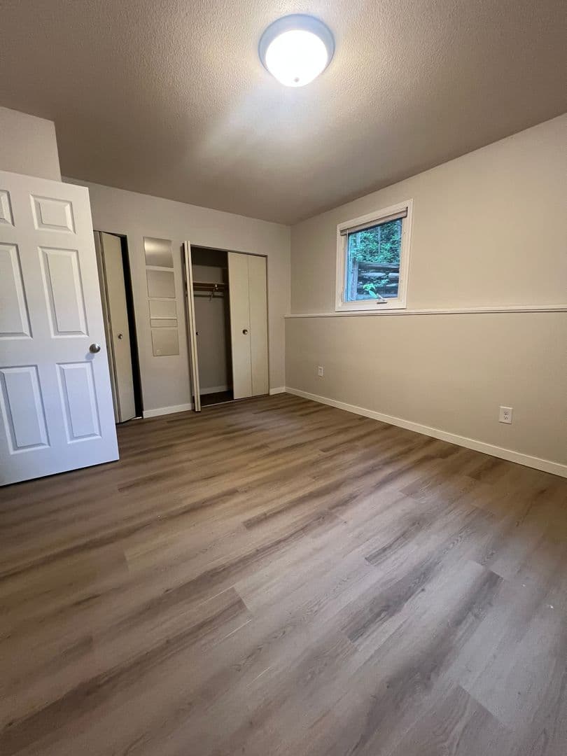 Mankato Apartment: 101 Parkway Ave