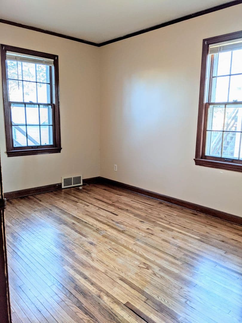 Rochester Apartment: 1215 7th Ave SE