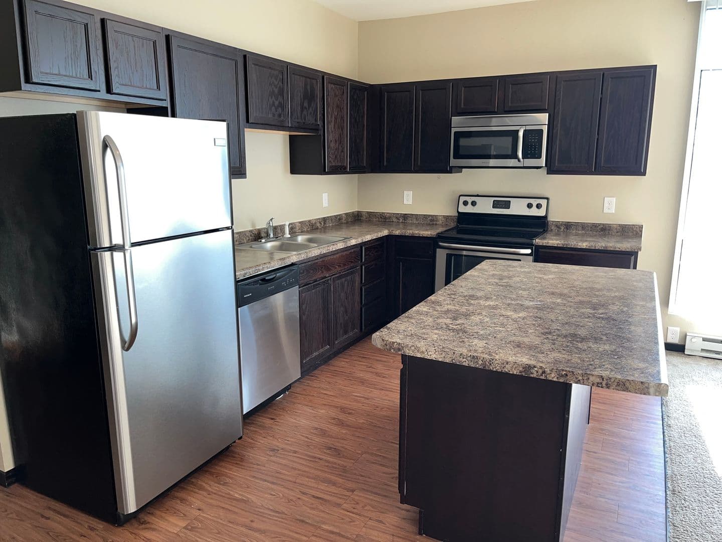 Mankato Apartment: 340 Stadium Road