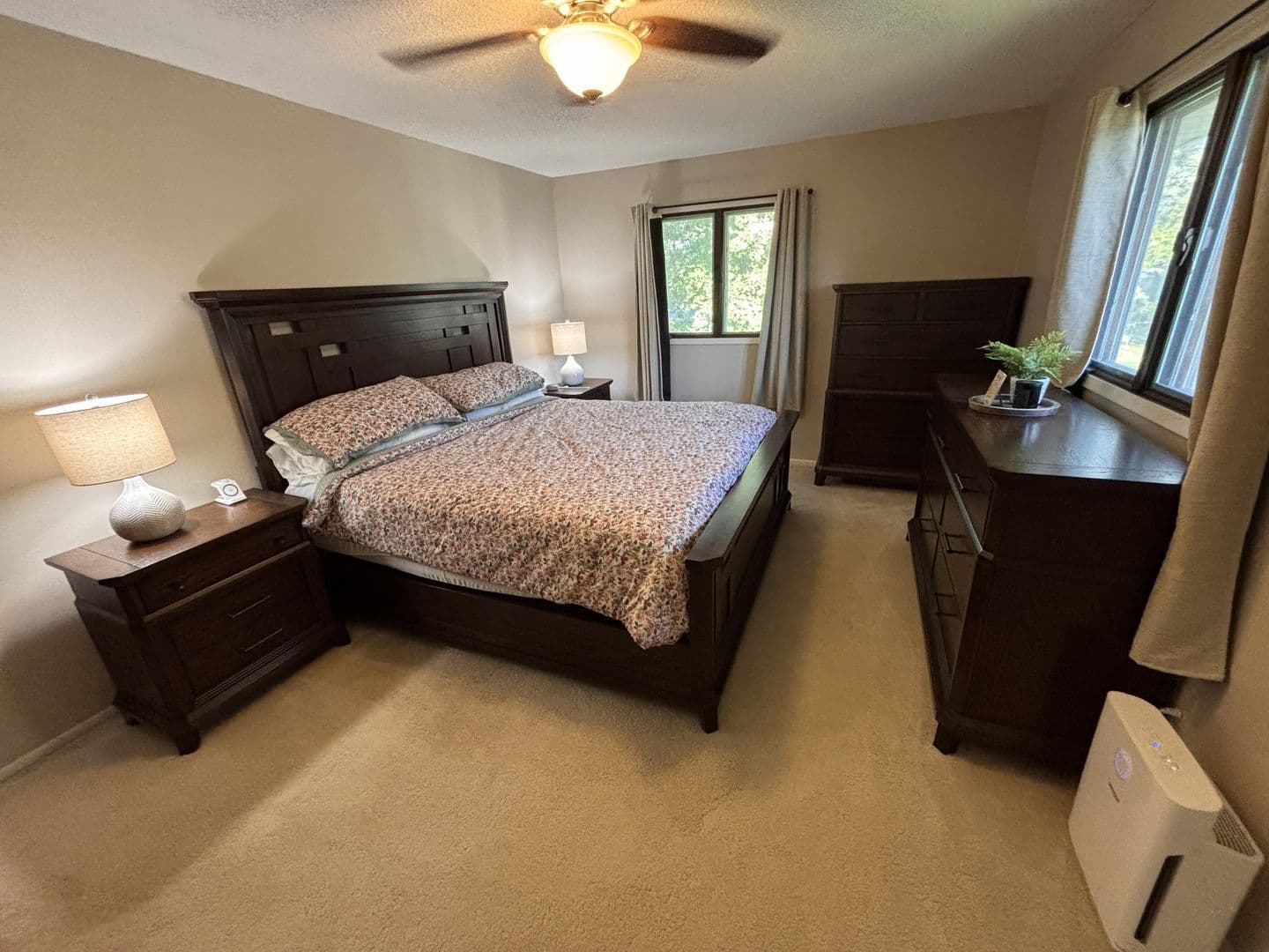 Albert Lea House: 1609 Gateway Drive