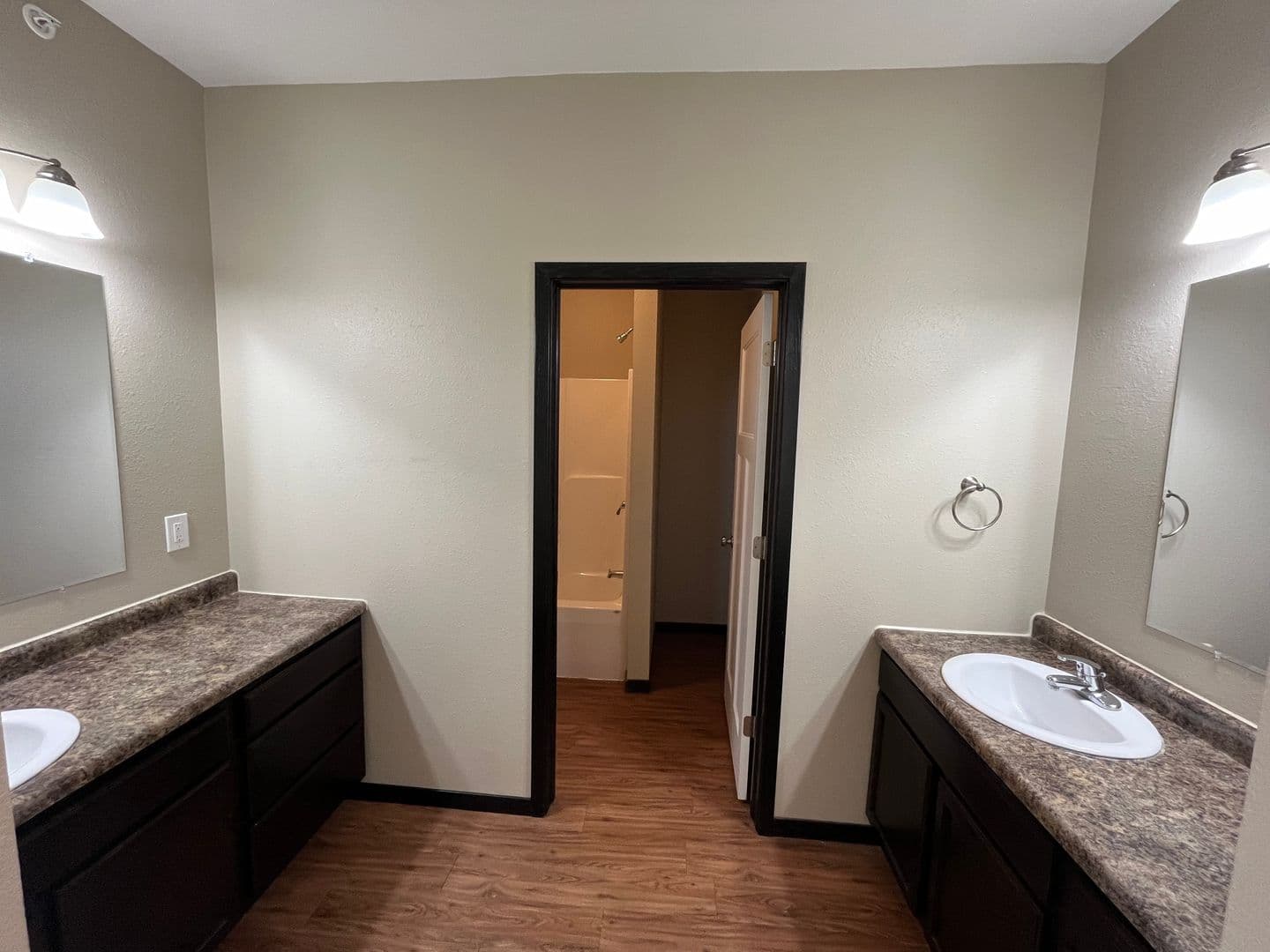 Mankato Apartment: 340 Stadium Road