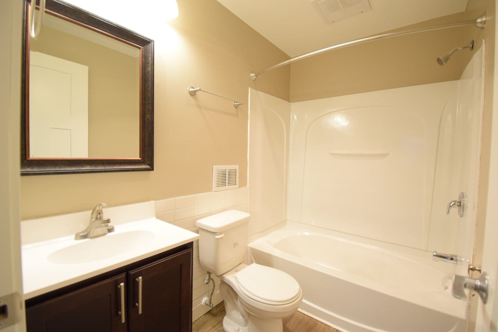 Mankato Apartment: 504 James Ave