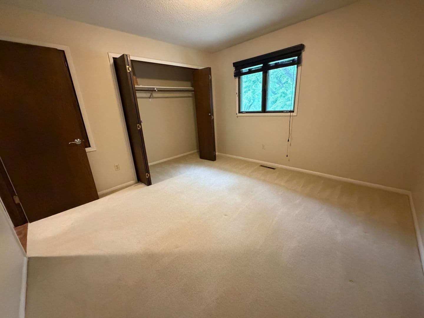 Albert Lea House: 1609 Gateway Drive