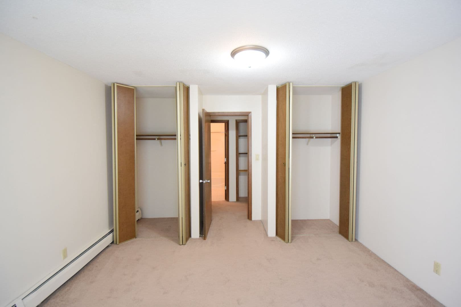 Mankato Apartment: 504 James Ave