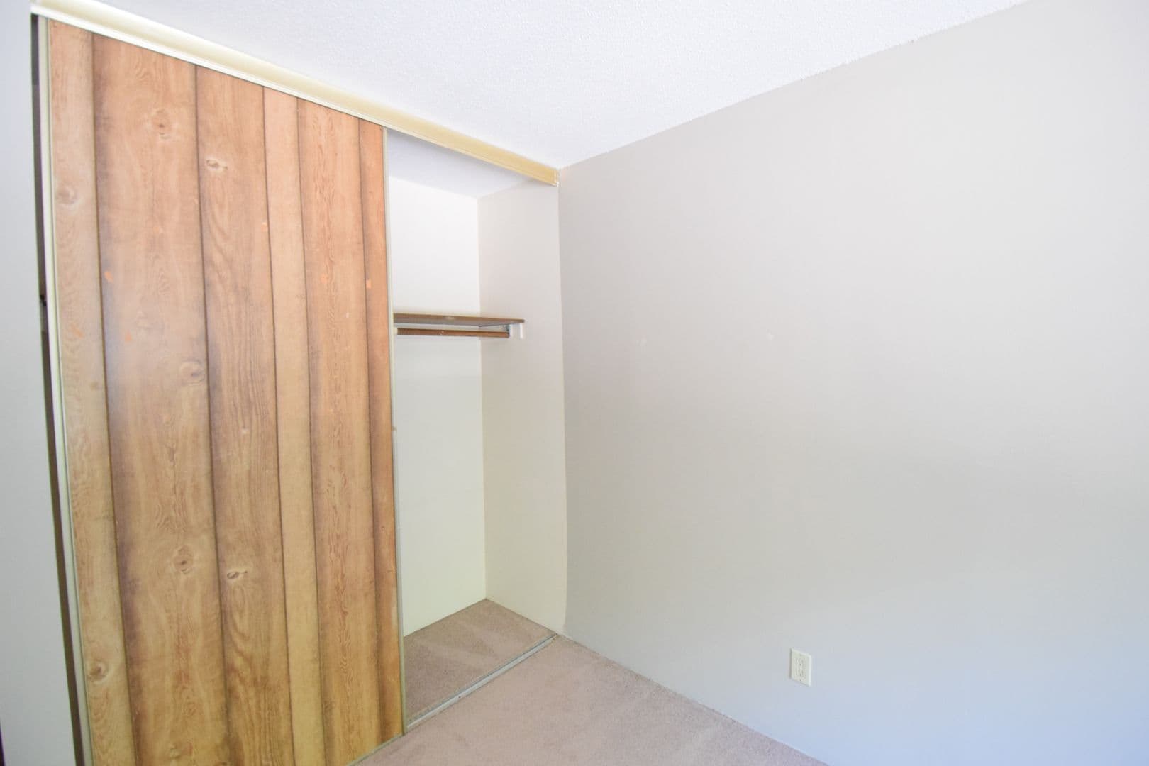 Mankato Apartment: 504 James Ave