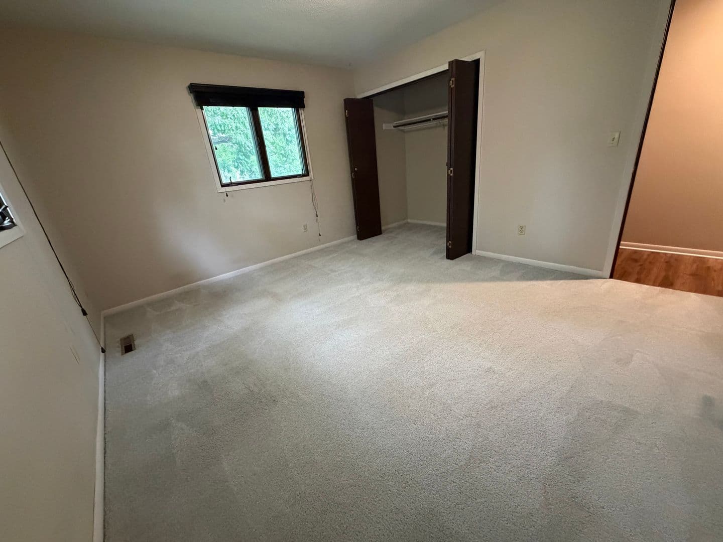 Albert Lea House: 1609 Gateway Drive