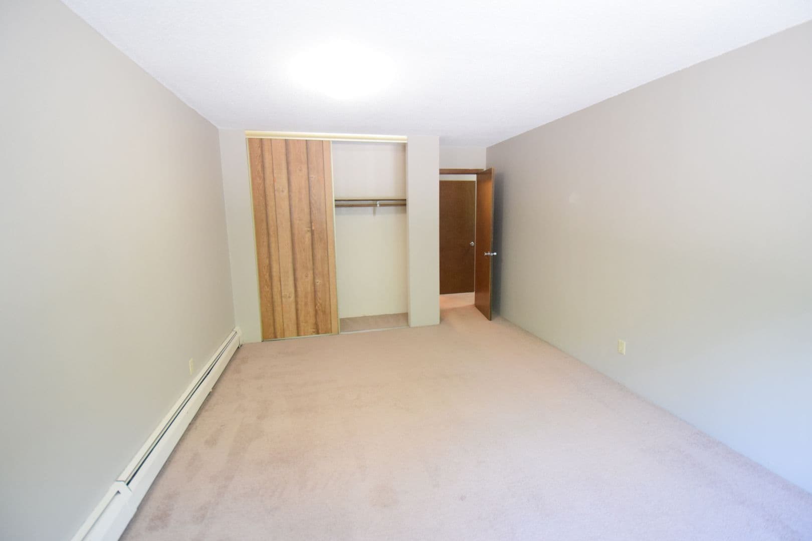 Mankato Apartment: 504 James Ave