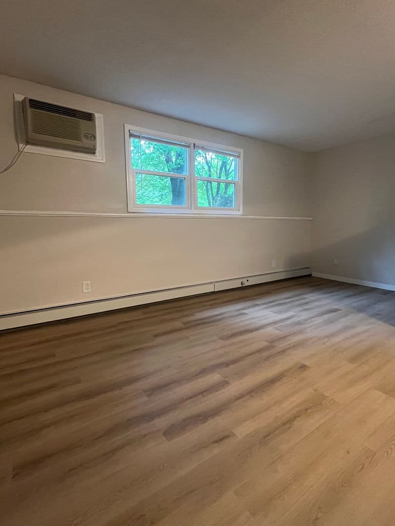 Mankato Apartment: 101 Parkway Ave