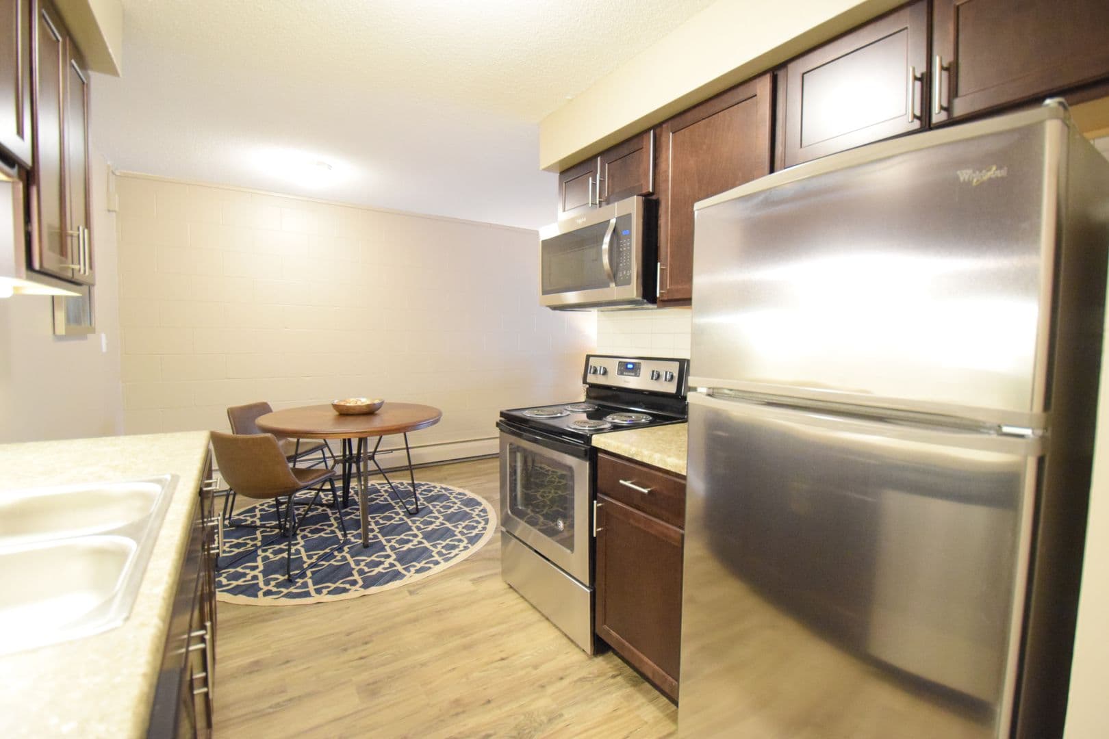 Mankato Apartment: 504 James Ave