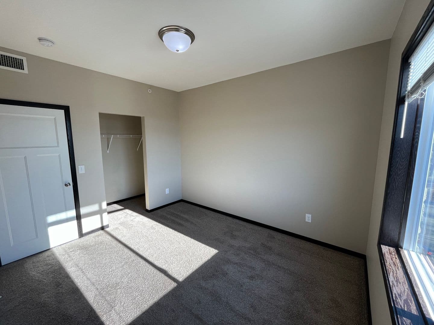 Mankato Apartment: 340 Stadium Road