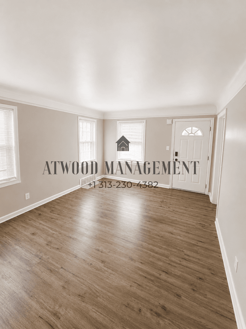 Detroit House: 13514 Stahelin Rd