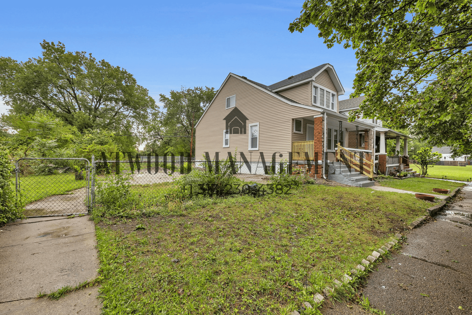 Detroit House: 8693 Woodlawn Ave