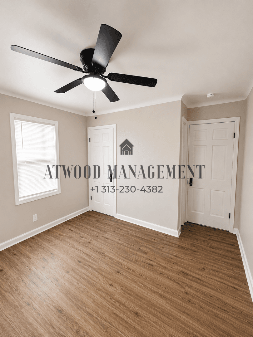 Detroit House: 13514 Stahelin Rd