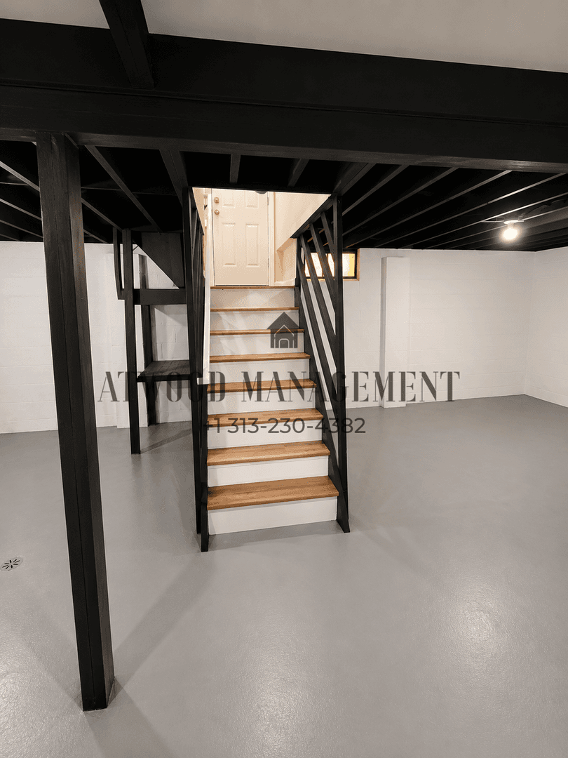 Detroit House: 13514 Stahelin Rd