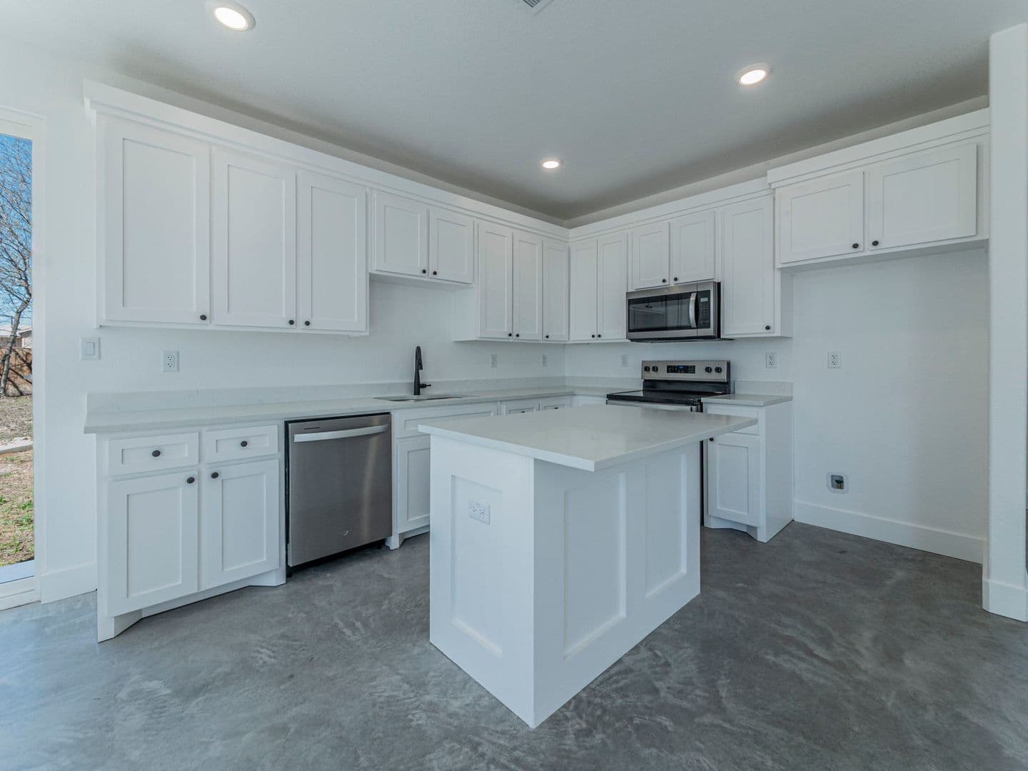 Burnet Apartment: 1010 E Marble Street
