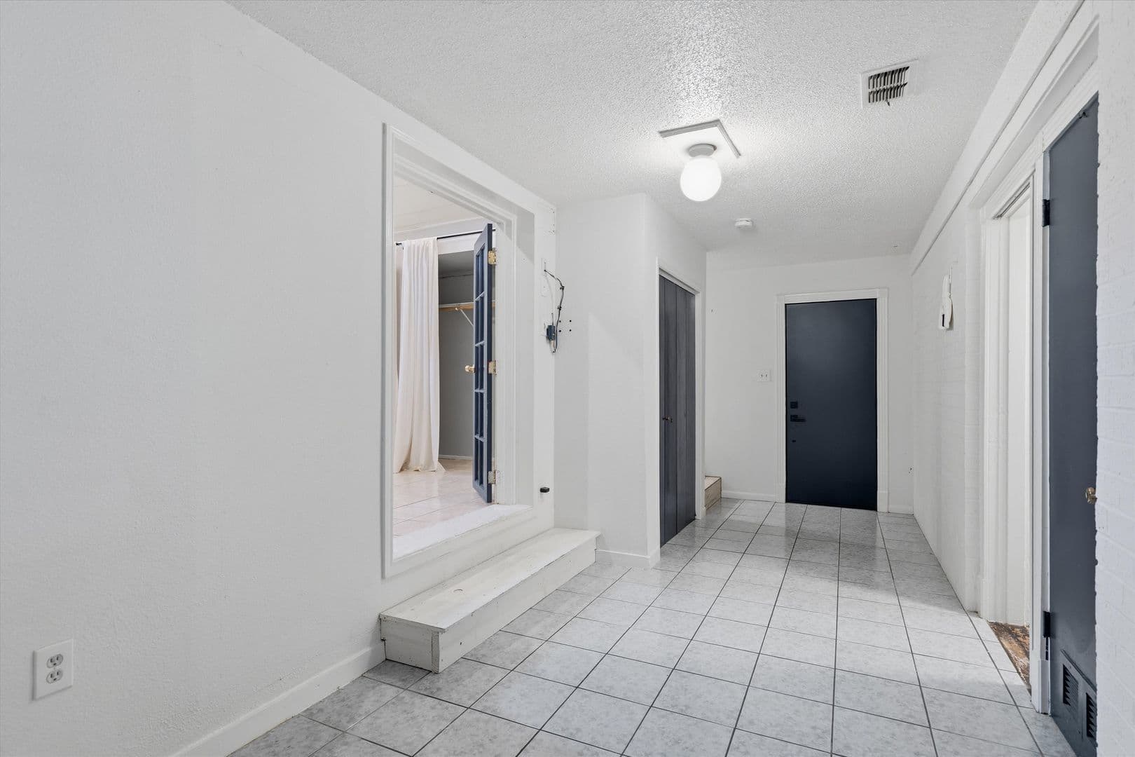 Austin House: 2204 Santa Rita Street