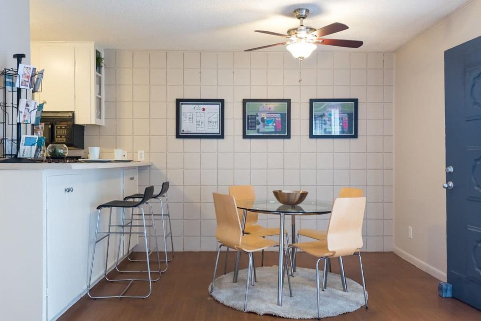 Austin Apartment: 3212 Red River St