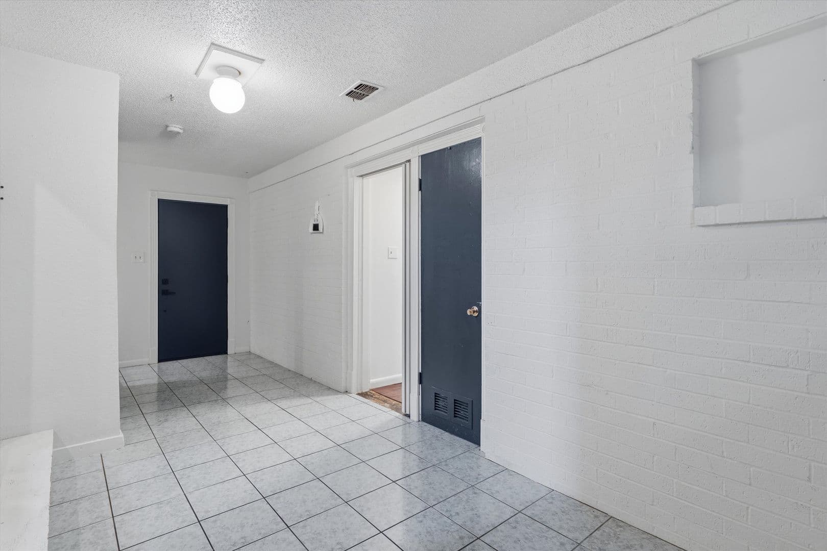 Austin House: 2204 Santa Rita Street