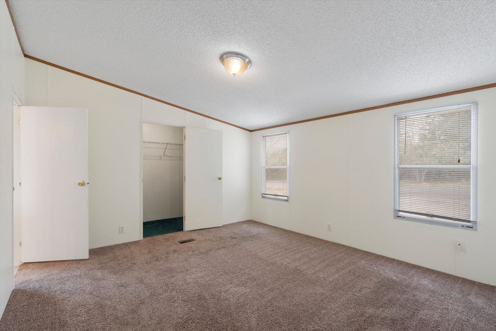 Buda Apartment: 3075 Old Black Colony Road