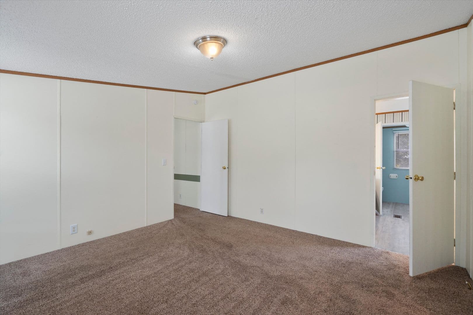 Buda Apartment: 3075 Old Black Colony Road