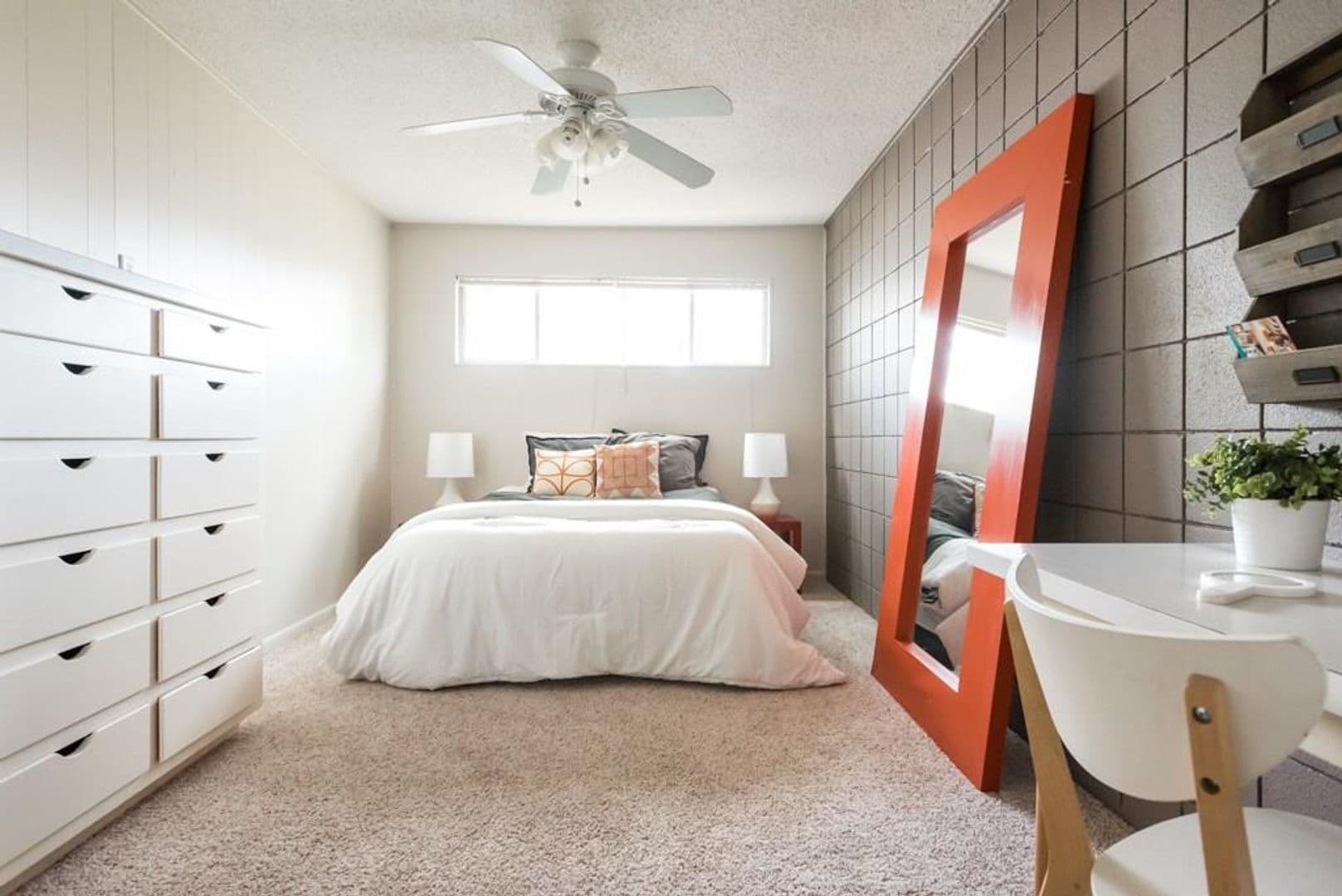 Austin Apartment: 3212 Red River St