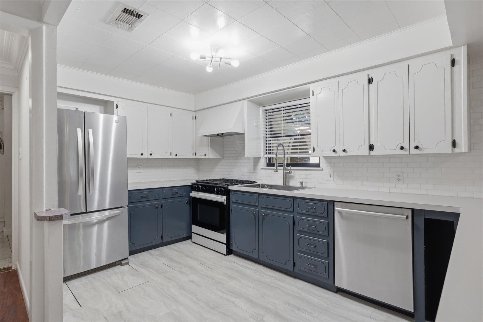 Austin House: 2204 Santa Rita Street