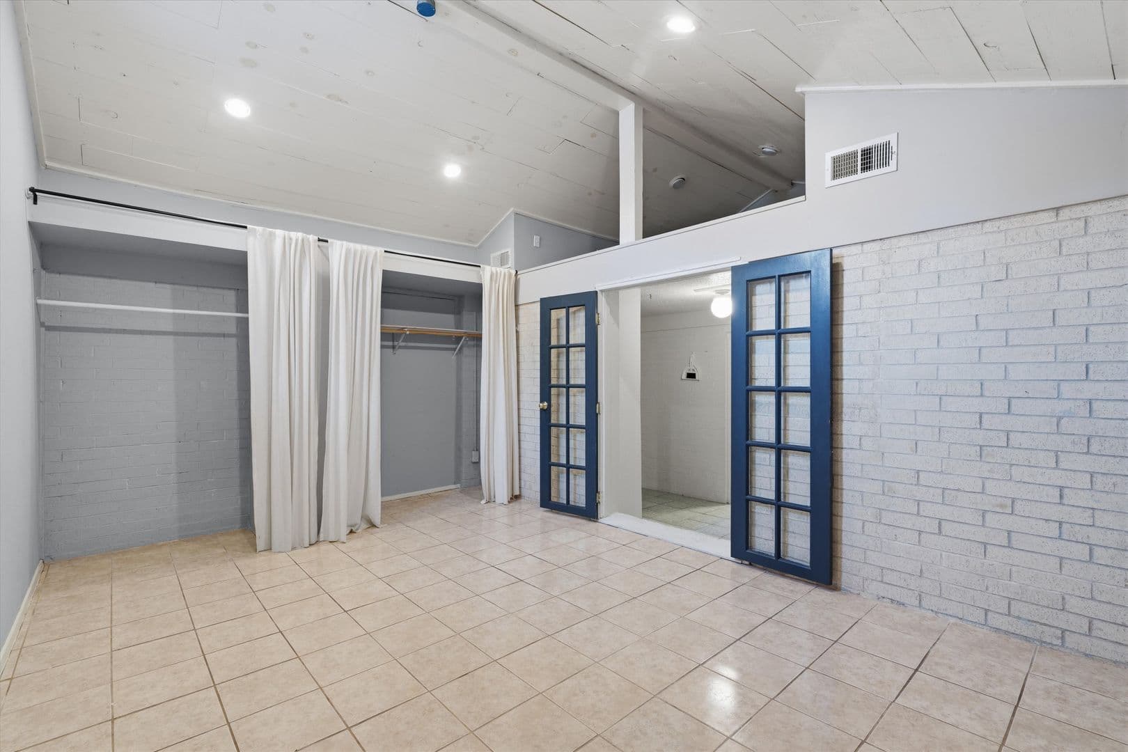 Austin House: 2204 Santa Rita Street