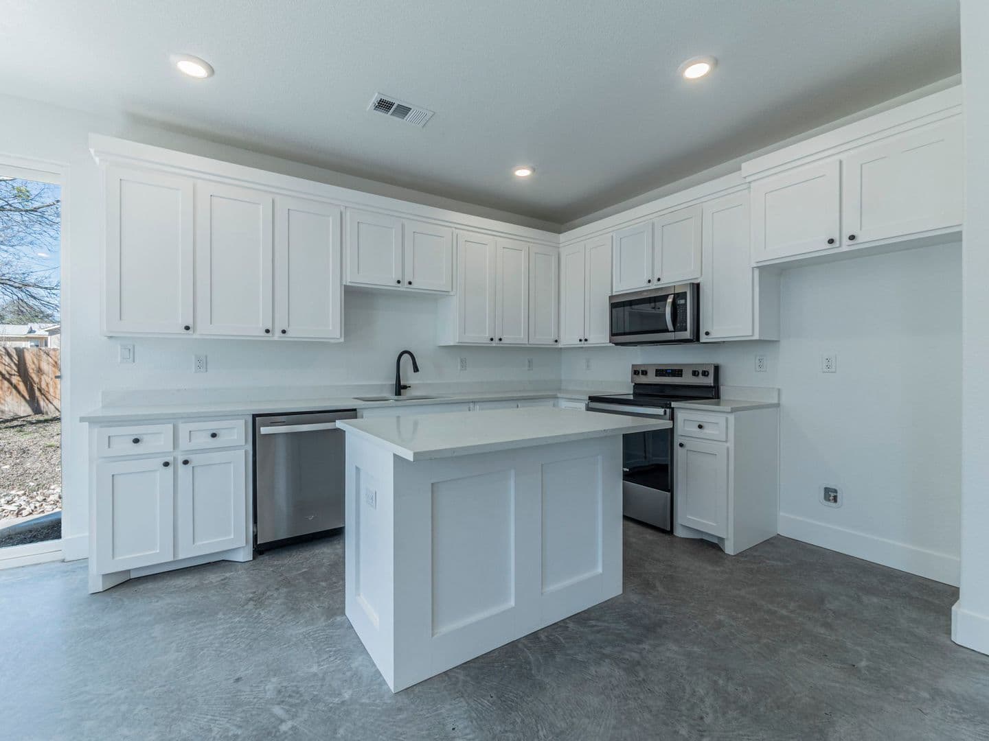 Burnet Apartment: 1010 E Marble Street