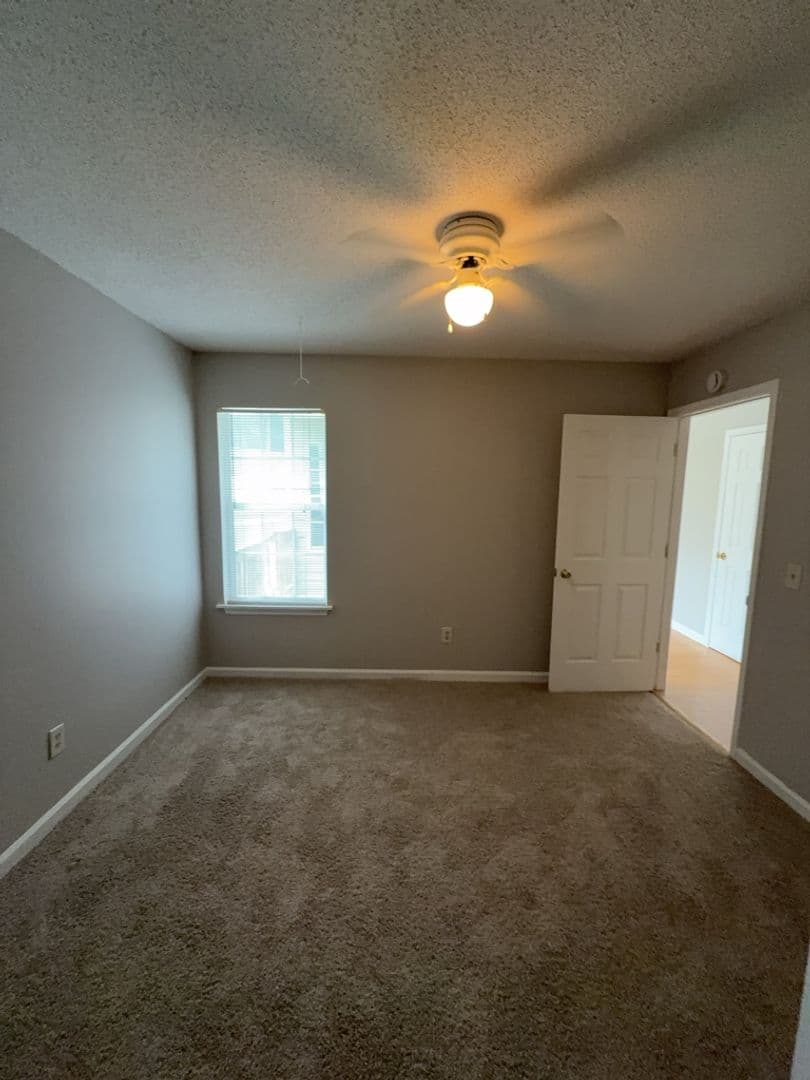 West Columbia House: 469 Coops Ct