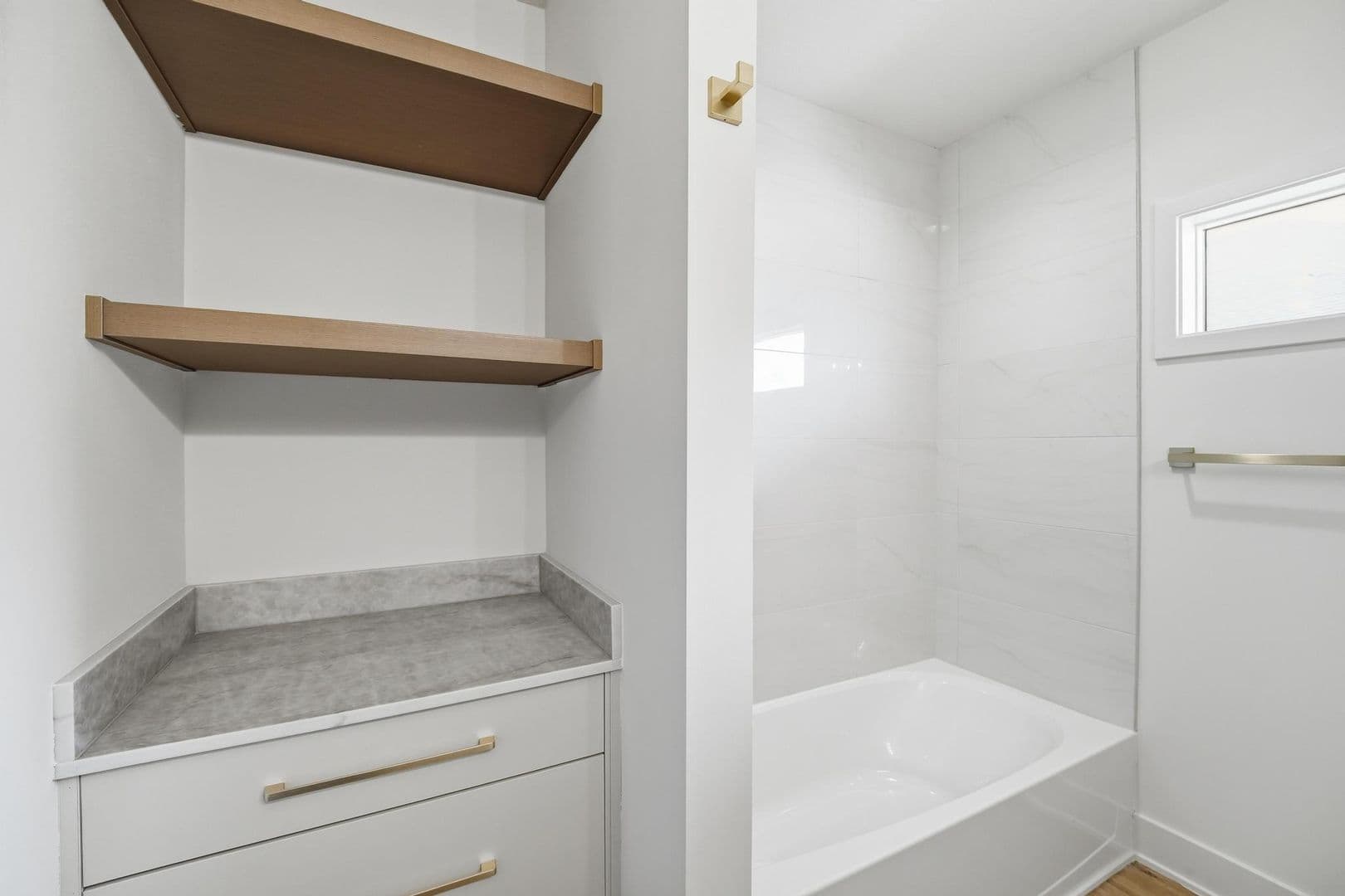 Lee's Summit House: 216 NW Orchard Ln - 216 NW Orchard