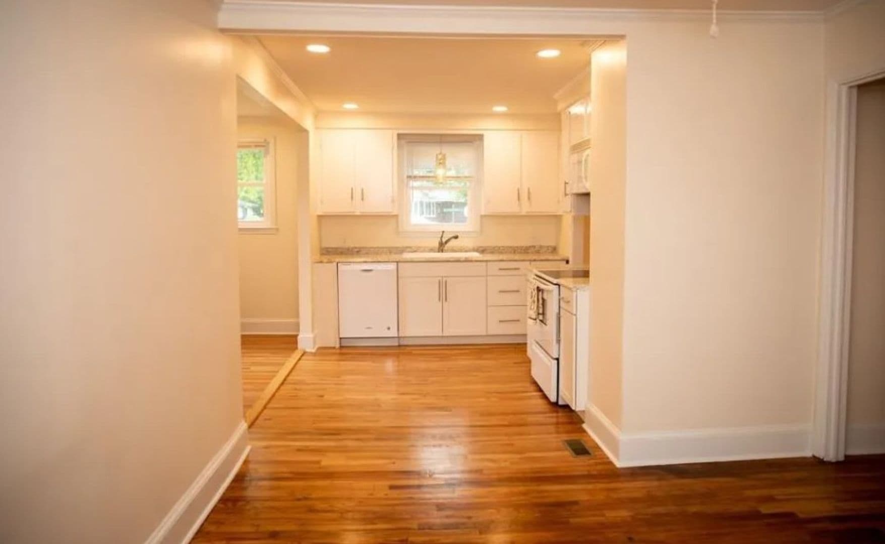 Columbia House: 1420 S Kilbourne Rd