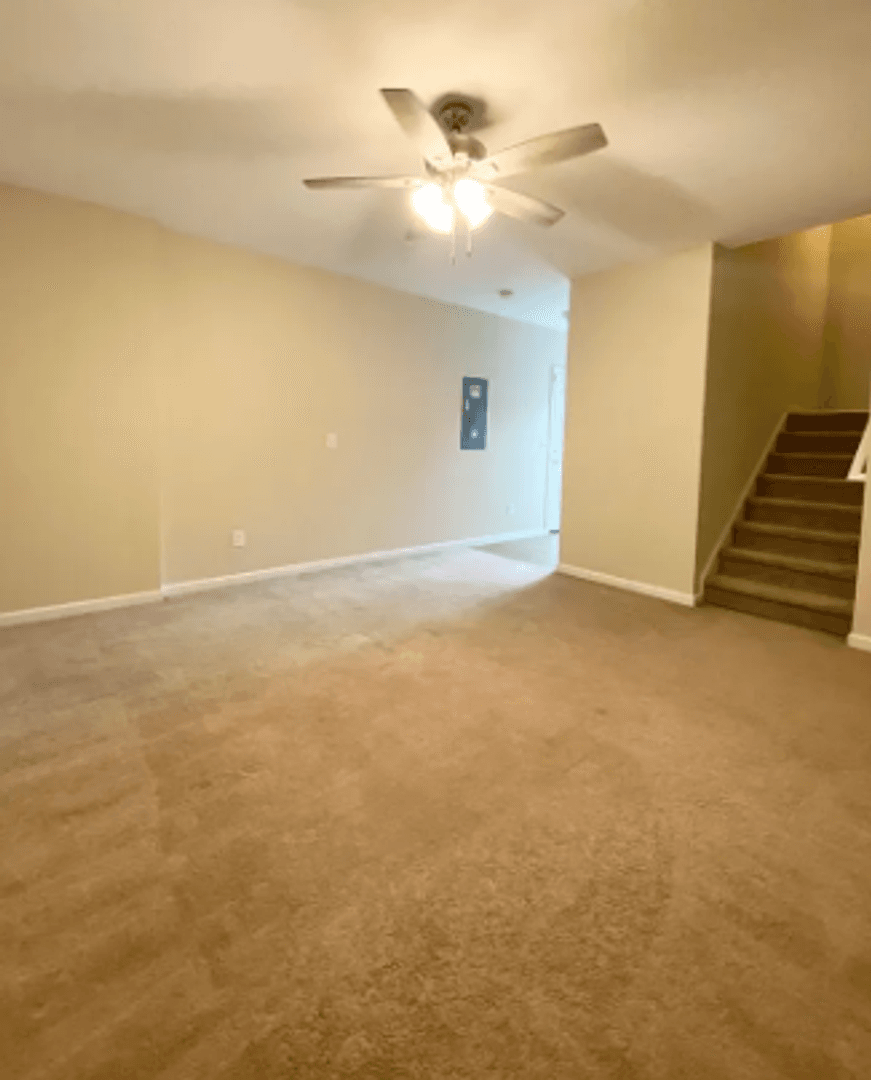 Columbia House: 537 S Bull St