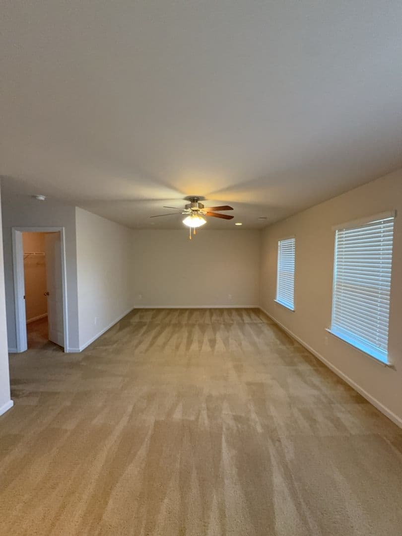 Lexington House: 204 Ashmore Ln