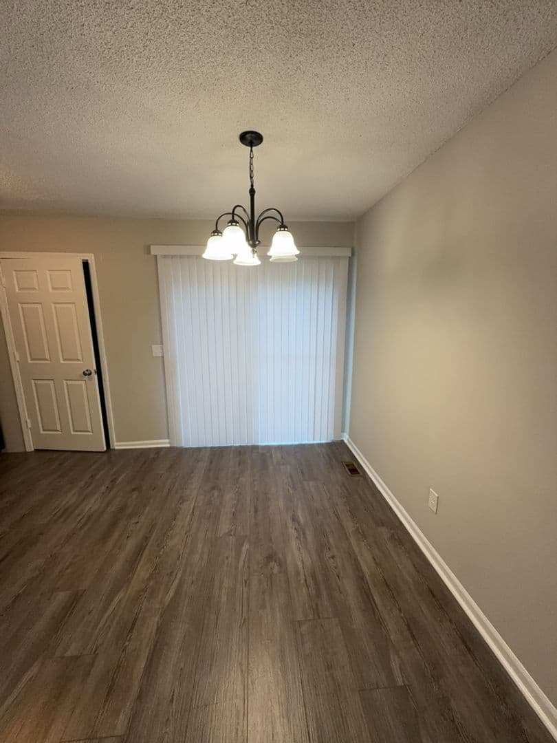 Cayce Townhome: Londonderry Sq