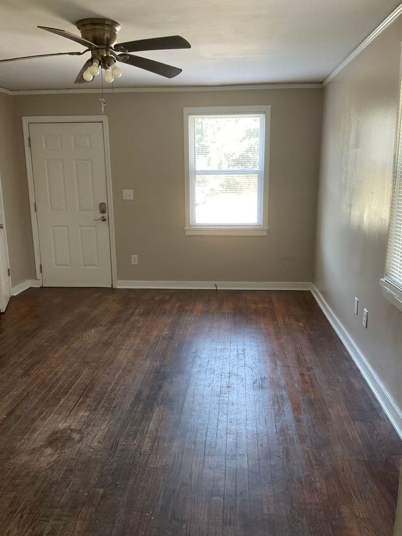 Augusta House: 2547 Miles St