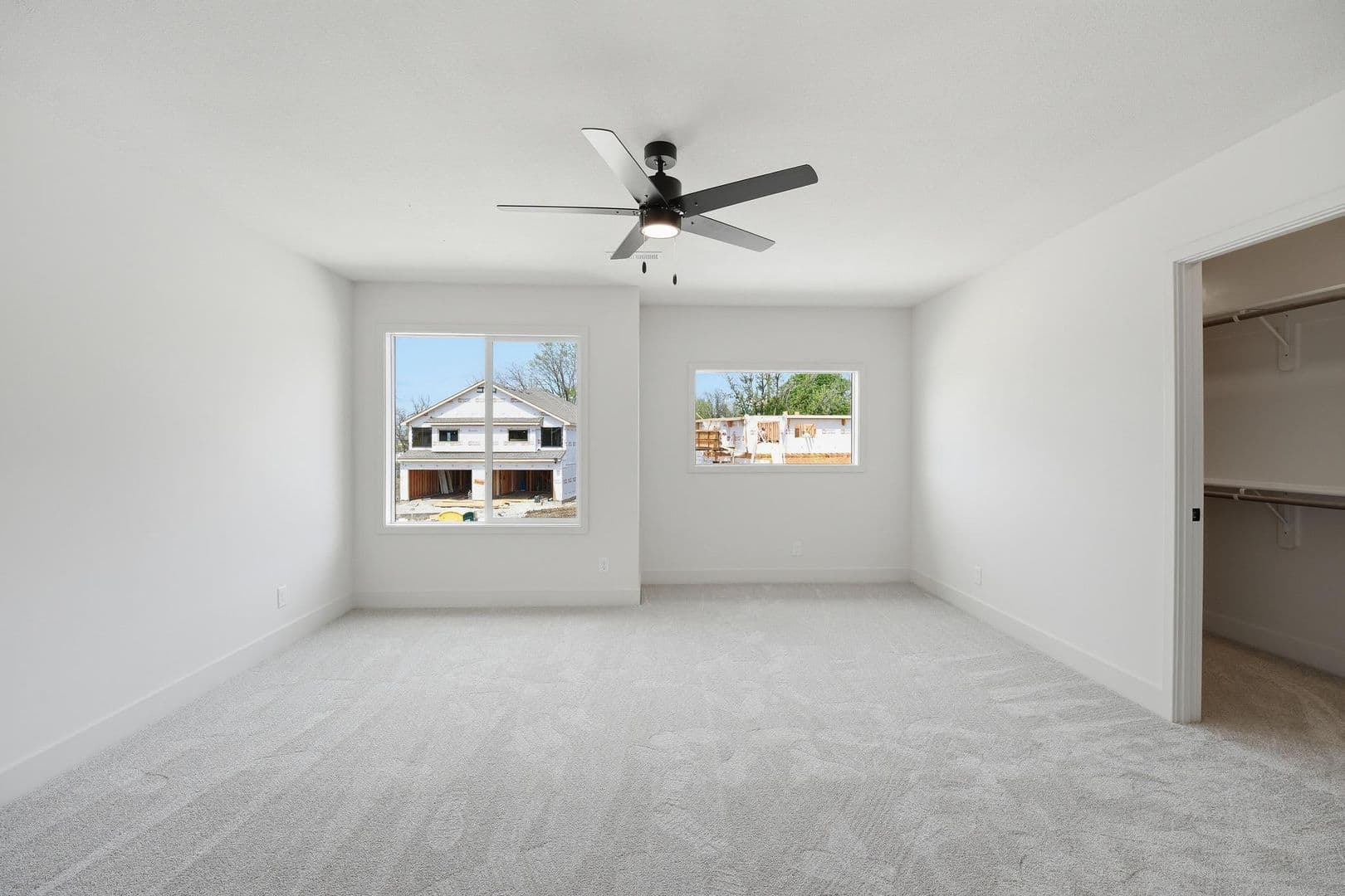 Lee's Summit House: 218 NW Orchard Ln