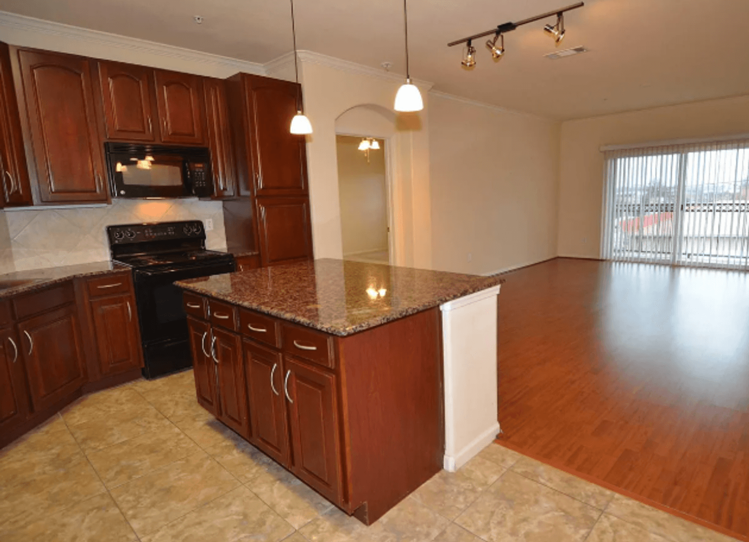 Columbia House: 1085 Shop Rd Unit 320