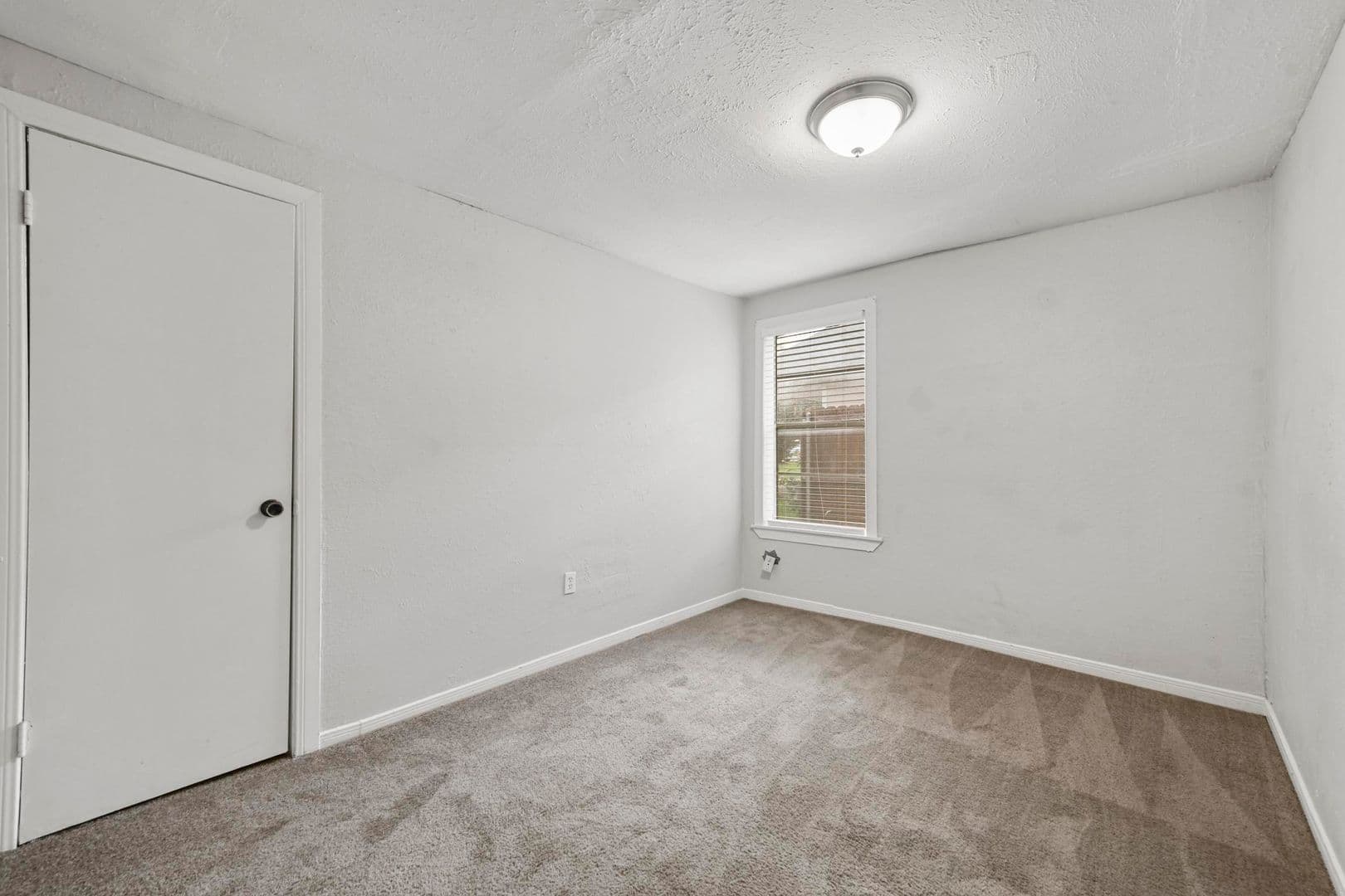 Denton Apartment: 521 Ruth Street