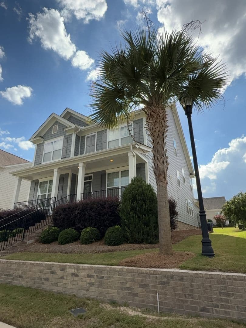 Elgin House: 234 Thacher Loop