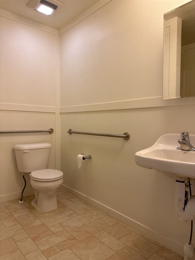Wrens Apartment: 309 Constitution Ave