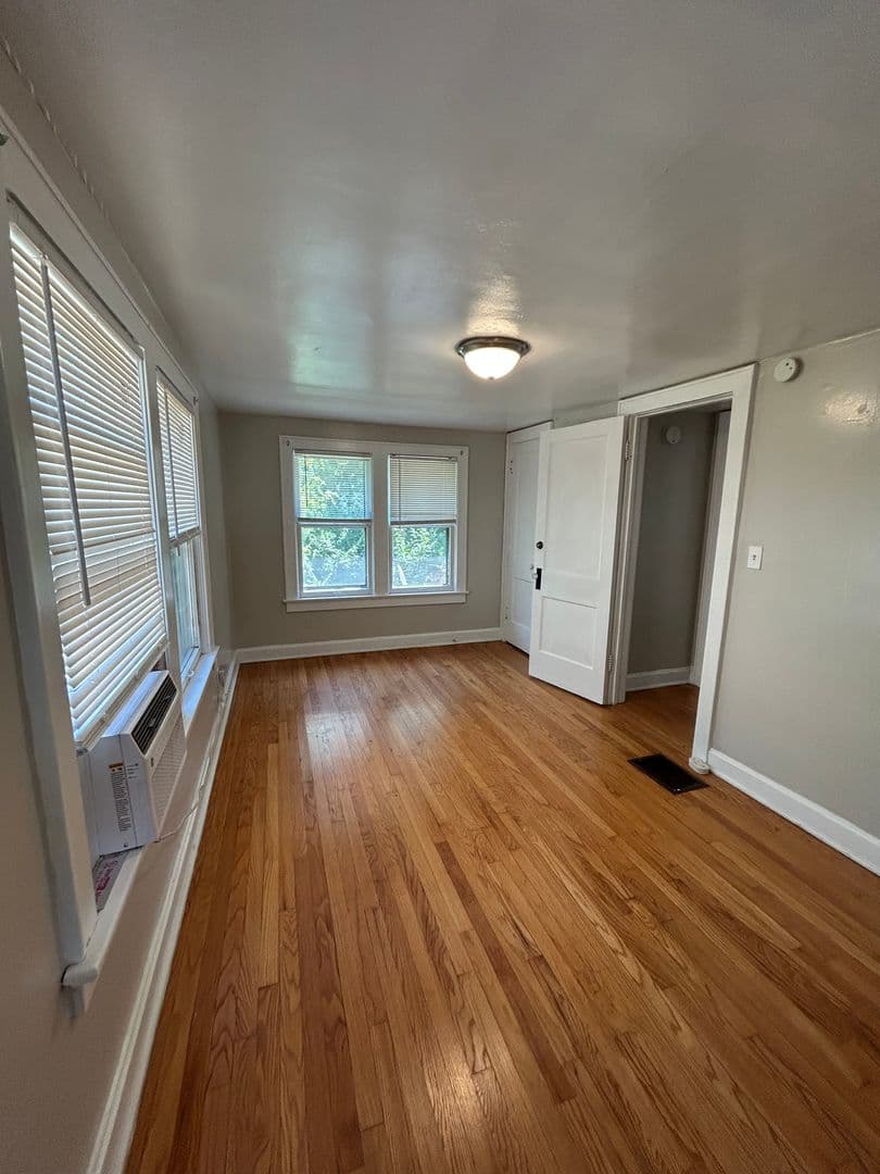 Kansas City House: 5345 Charlotte St.