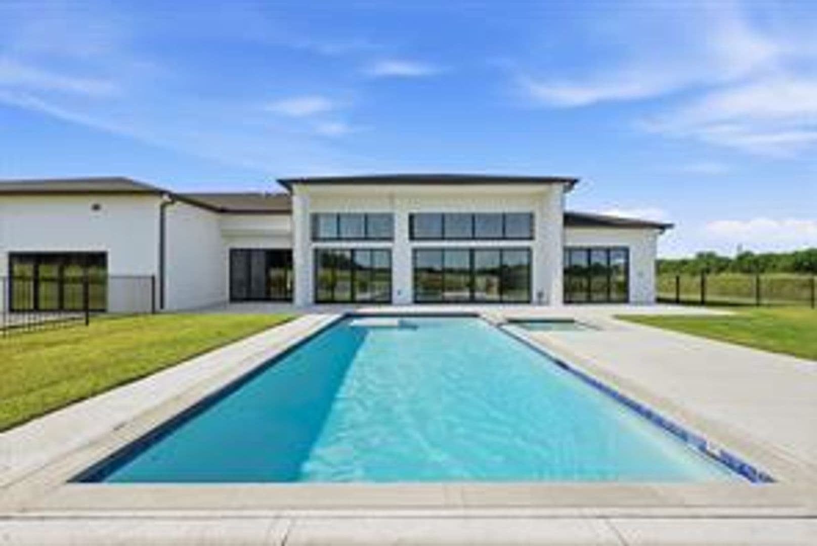 Anna House: 2284 County Rd 222