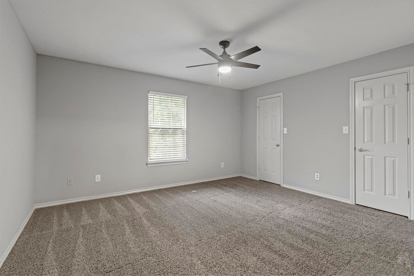 Princeton Apartment: 929-931 Parkplace Ridge