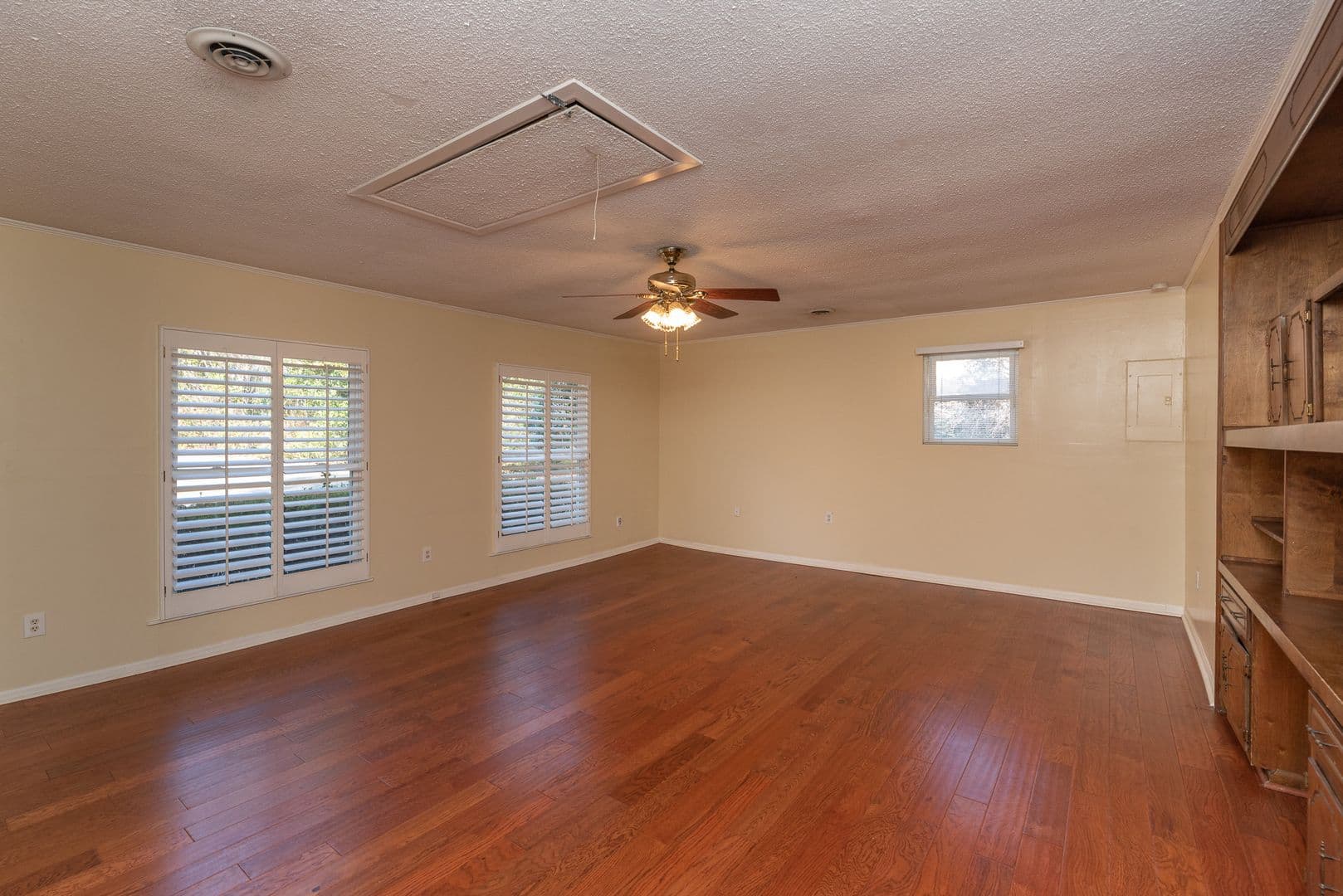 Augusta House: 1140 Brookwood Drive