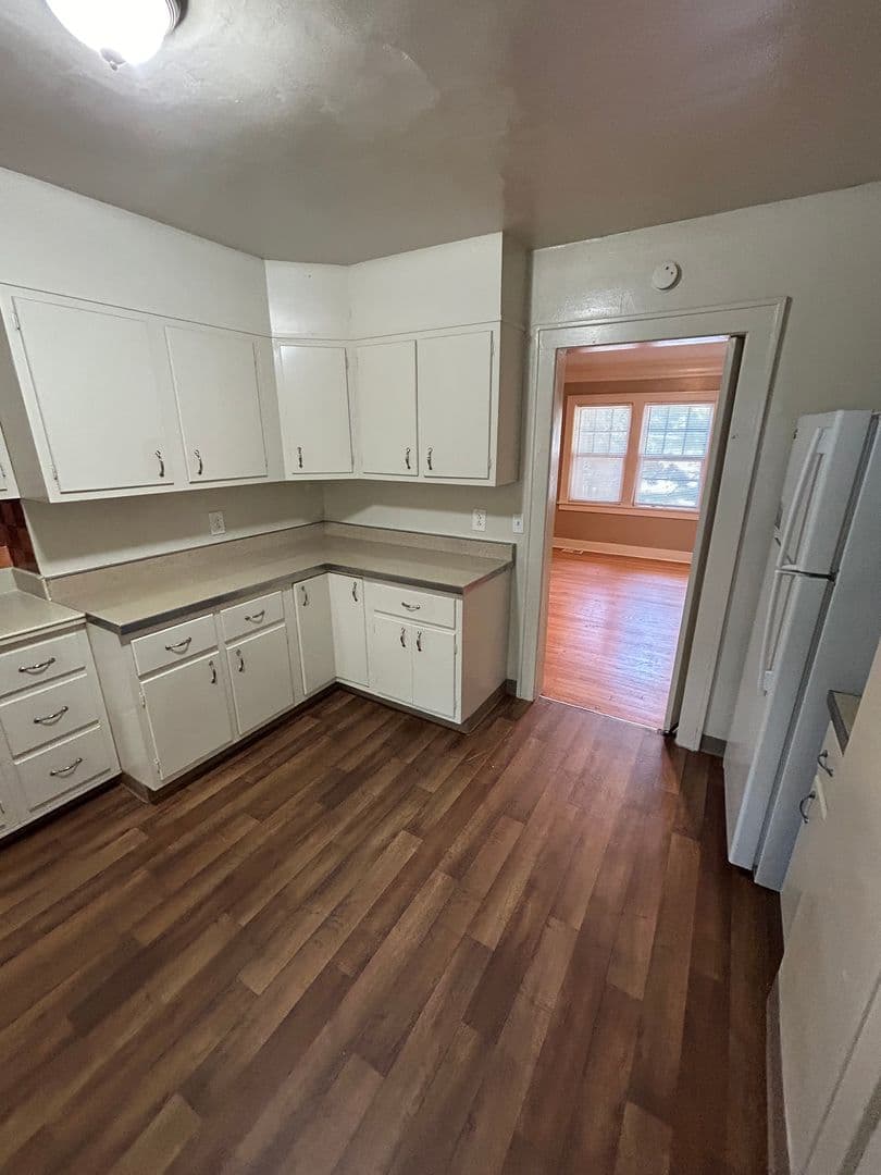 Kansas City Apartment: 5446 Charlotte St.